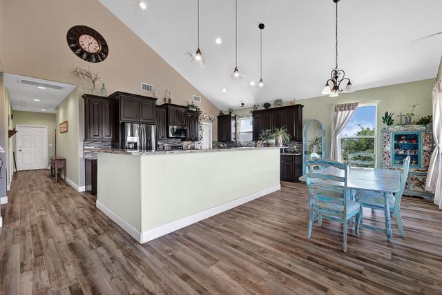 939 8th Street, Dickinson, TX 77539