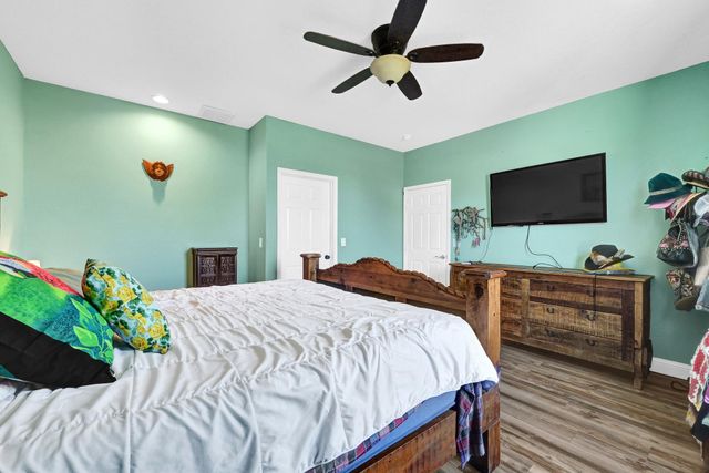 939 8th Street, Dickinson, TX 77539