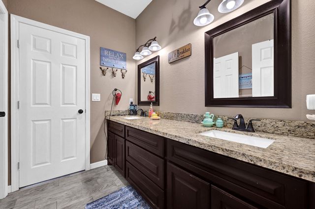 939 8th Street, Dickinson, TX 77539