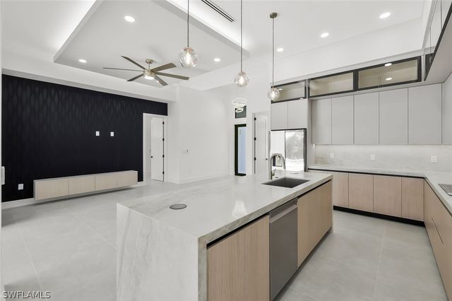 152 SW 28th ST, Cape Coral, FL 33914