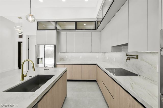 152 SW 28th ST, Cape Coral, FL 33914