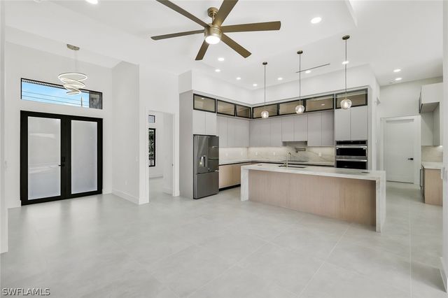 152 SW 28th ST, Cape Coral, FL 33914