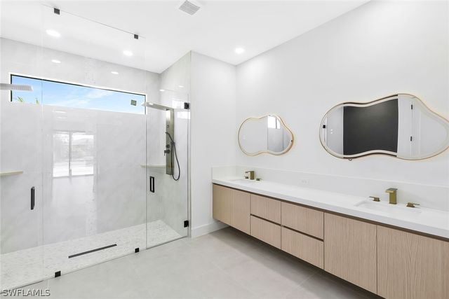 152 SW 28th ST, Cape Coral, FL 33914