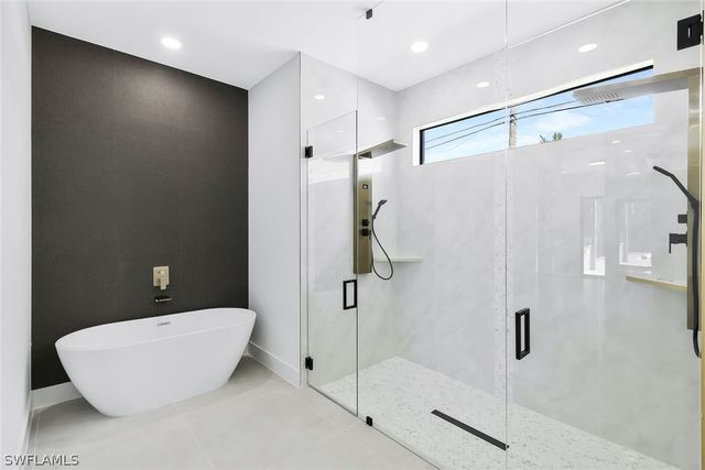 152 SW 28th ST, Cape Coral, FL 33914