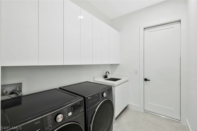 152 SW 28th ST, Cape Coral, FL 33914