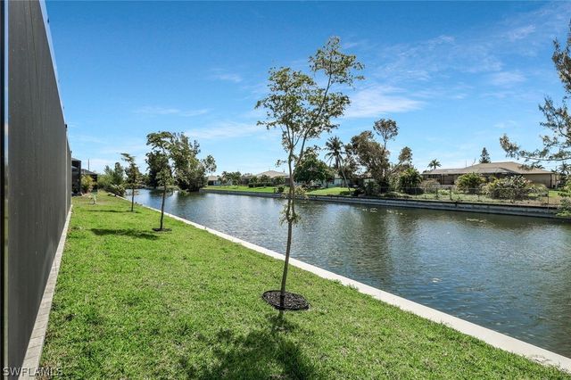 152 SW 28th ST, Cape Coral, FL 33914