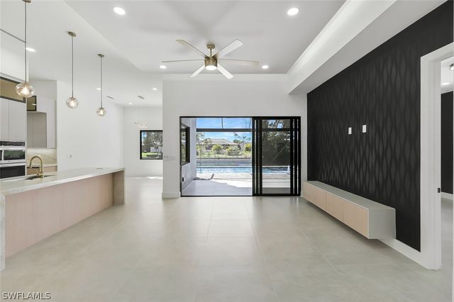 152 SW 28th ST, Cape Coral, FL 33914