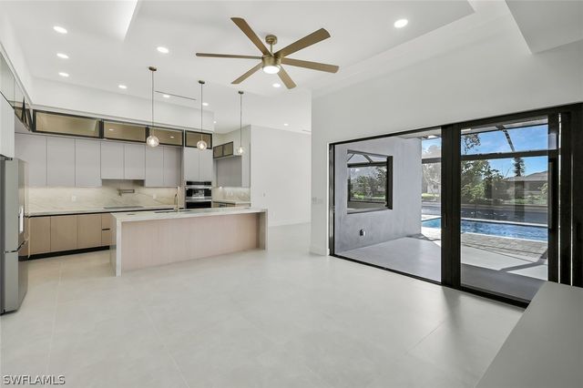 152 SW 28th ST, Cape Coral, FL 33914