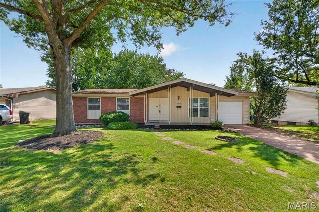 1540 Leisure Drive, Florissant, MO 63031