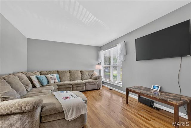 1540 Leisure Drive, Florissant, MO 63031