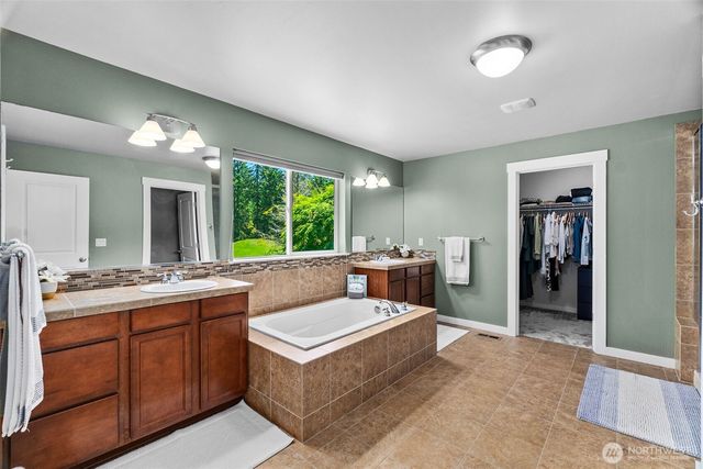 8983 Windham Court NE, Lacey, WA 98516