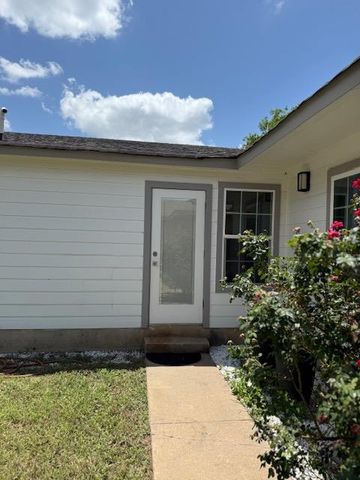 6906 Granger DR B, Austin, TX 78744