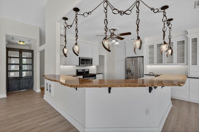95 Gateway North N, Marble Falls, TX 78654