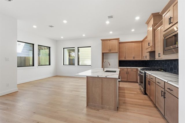 1422 Caywood Lane D, Houston, TX 77055