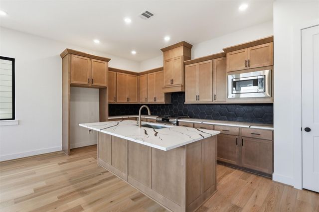 1422 Caywood Lane D, Houston, TX 77055