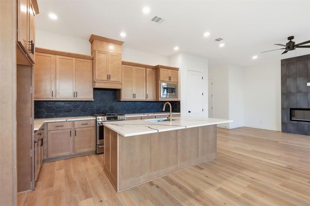 1422 Caywood Lane D, Houston, TX 77055