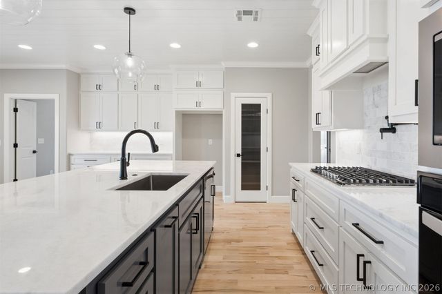 8517 E 108th Street North, Owasso, OK 74055