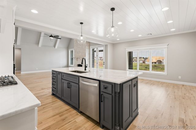 8517 E 108th Street North, Owasso, OK 74055