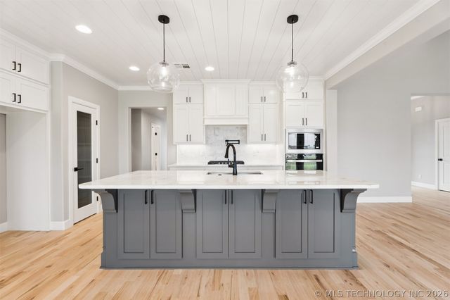 8517 E 108th Street North, Owasso, OK 74055