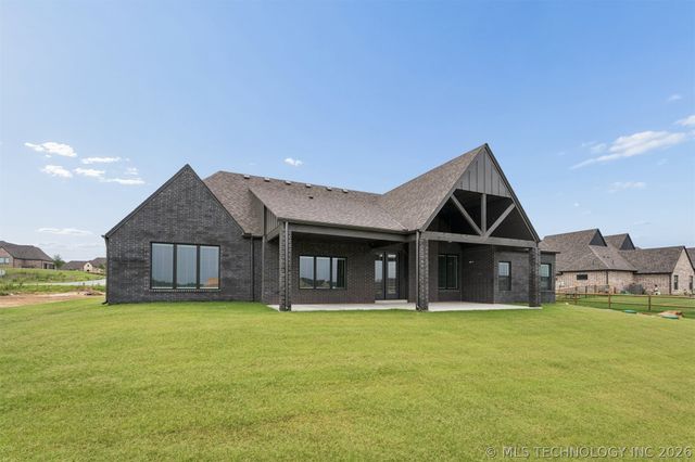 8517 E 108th Street North, Owasso, OK 74055
