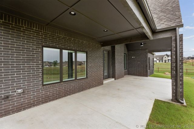 8517 E 108th Street North, Owasso, OK 74055