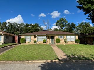120 S Wood Avenue, Denison, TX 75020