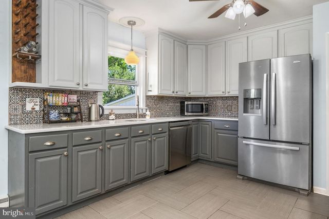 407 W RACE ST, Fleetwood, PA 19522