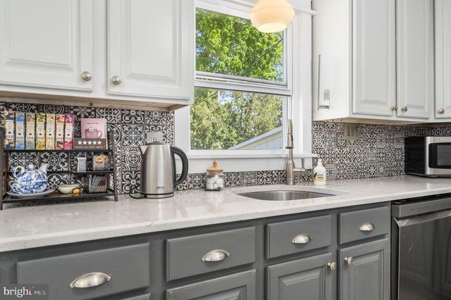 407 W RACE ST, Fleetwood, PA 19522