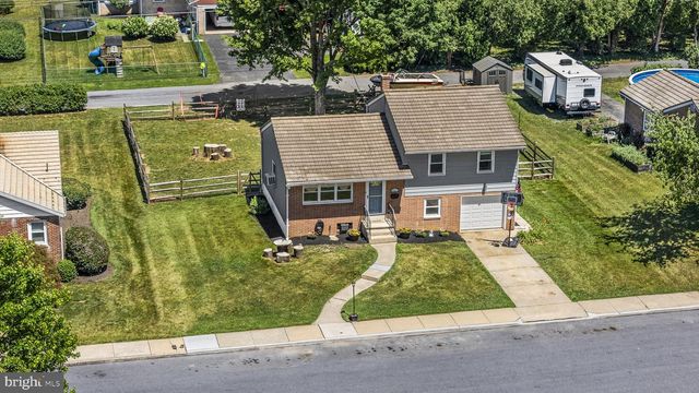 407 W RACE ST, Fleetwood, PA 19522