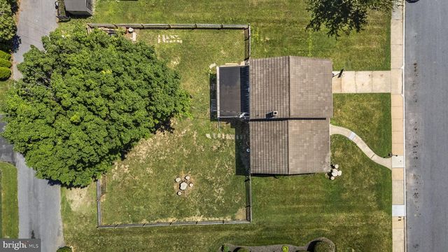 407 W RACE ST, Fleetwood, PA 19522
