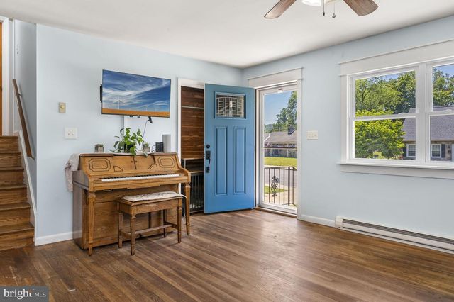 407 W RACE ST, Fleetwood, PA 19522