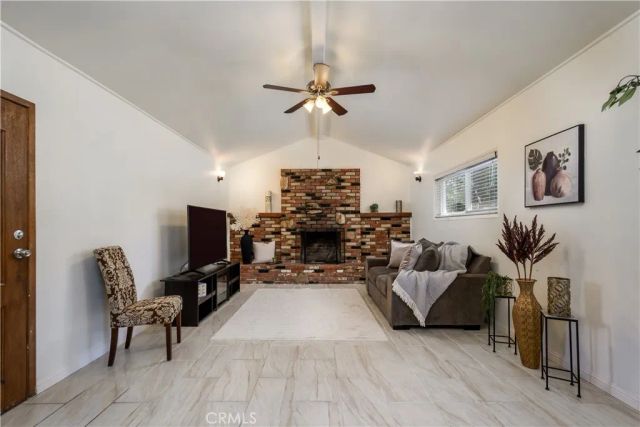 752 Agajanian, Montebello, CA 90640