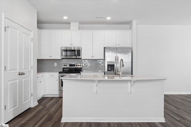 299 E Compass Way, Easley, SC 29640