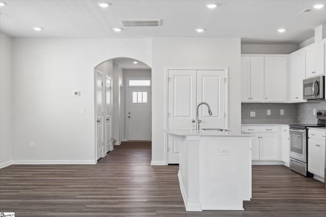 299 E Compass Way, Easley, SC 29640