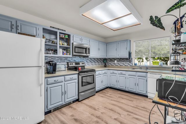 632 b Finchley Court, Manchester, NJ 08759