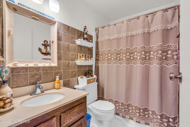 632 b Finchley Court, Manchester, NJ 08759