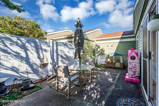 632 b Finchley Court, Manchester, NJ 08759