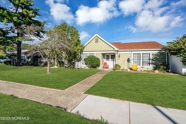632 b Finchley Court, Manchester, NJ 08759