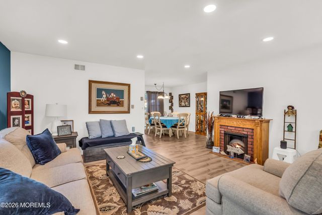 632 b Finchley Court, Manchester, NJ 08759