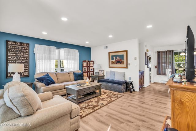 632 b Finchley Court, Manchester, NJ 08759