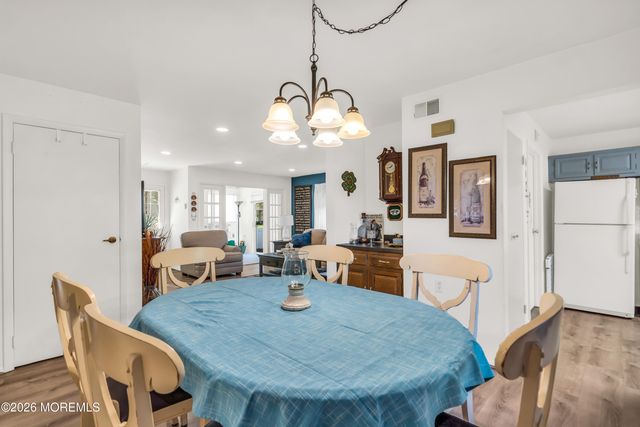 632 b Finchley Court, Manchester, NJ 08759
