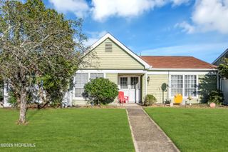 632 b Finchley Court, Manchester, NJ 08759