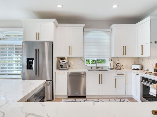 6302 VISTA VERDE DRIVE E, St Petersburg, FL 33707