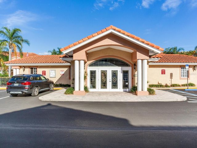 6302 VISTA VERDE DRIVE E, St Petersburg, FL 33707