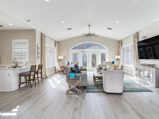6302 VISTA VERDE DRIVE E, St Petersburg, FL 33707