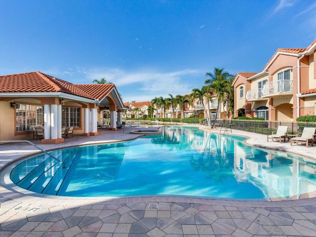 6302 VISTA VERDE DRIVE E, St Petersburg, FL 33707