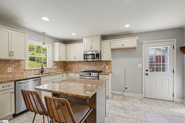 124 Colvin Road, Greenville, SC 29615