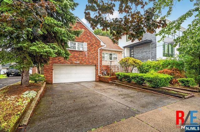 1068 Anderson Avenue, Fort Lee, NJ 07024
