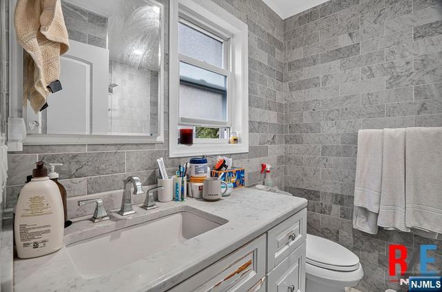 1068 Anderson Avenue, Fort Lee, NJ 07024