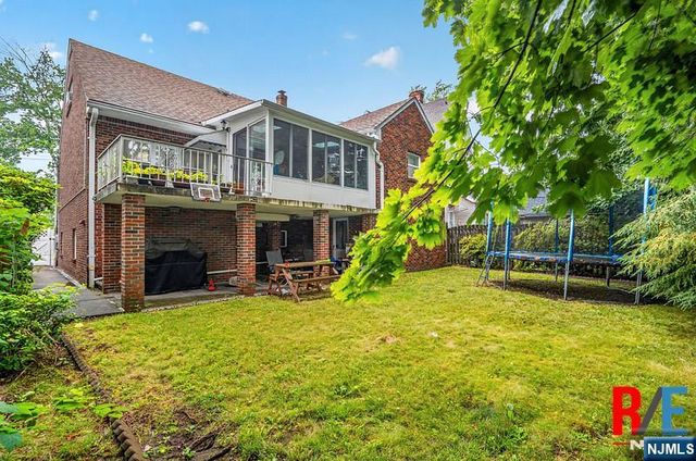1068 Anderson Avenue, Fort Lee, NJ 07024